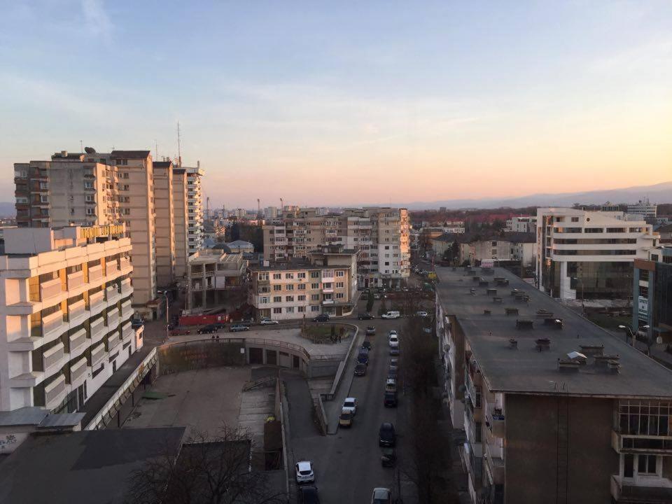 Salonul Rosu Apartment Bacau Exterior photo