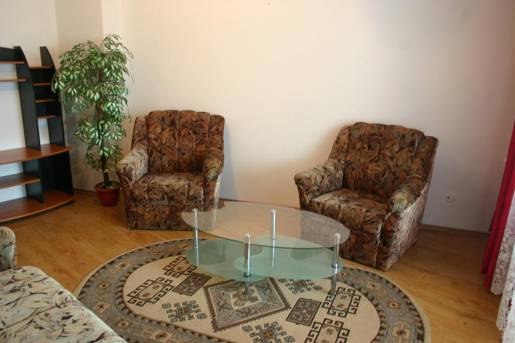 Salonul Rosu Apartment Bacau Exterior photo