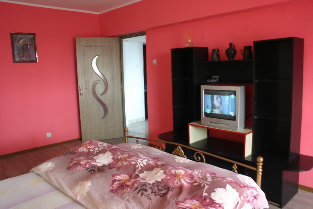 Salonul Rosu Apartment Bacau Exterior photo