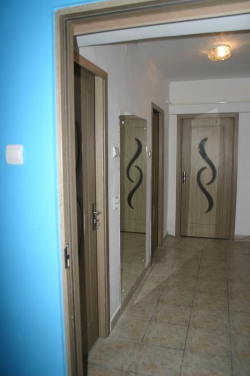 Salonul Rosu Apartment Bacau Exterior photo